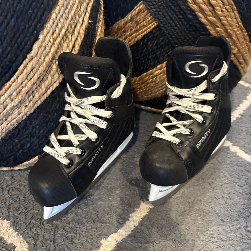 INFINITY Black and White Kids Ice Skates size 3